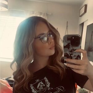 Meet your Posher, Hailey